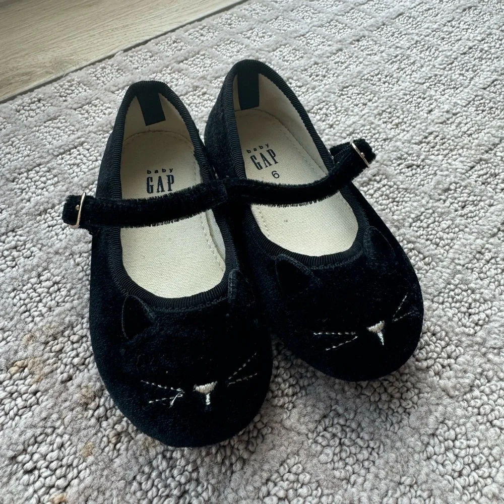 Gap black cat toddler shoes size 6